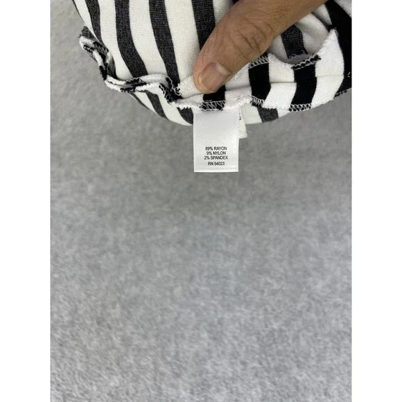 Banana Republic Women's Skirt Striped Side Slit Pull On Size 4 Black White - Picture 4 of 9